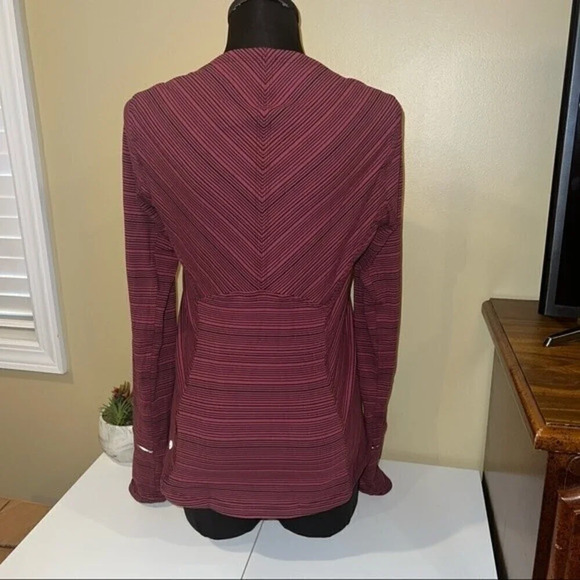 Lululemon Kanto Catch Me Long Sleeve size 8 - Picture 2 of 8